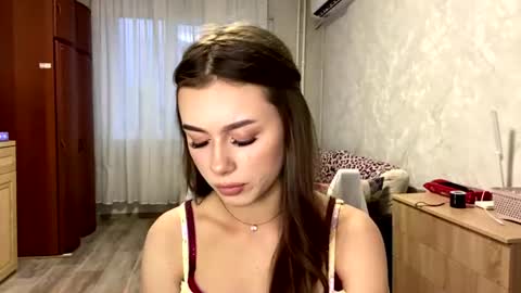 Snapshot of stephaniflicek chatting on June 17, 4:19 pm Stephani online show from June 17, 4:19 pm