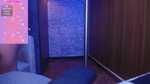 stephany_rodriguez_ online show from March 7, 12:24 pm