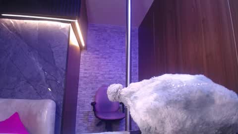 stephany_rodriguez_ online show from March 8, 12:09 pm