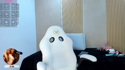 Snapshot of stephany_summer chatting on August 1, 7:46 pm Stephany online show from August 1, 7:46 pm