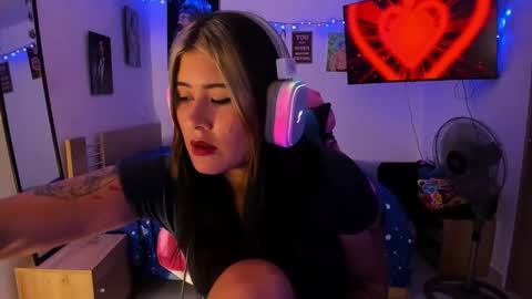 Stephany  independient model  online show from January 12, 3:39 am