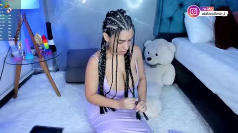 Stefanny online show from May 3, 1:33 am