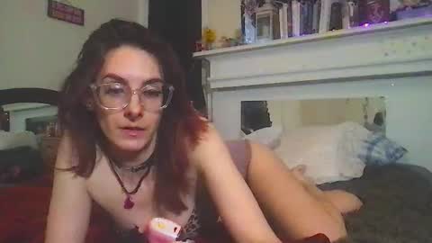 stephielynnnnn online show from February 21, 4:24 am
