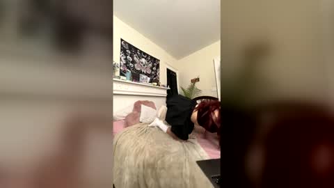 Snapshot of stephielynnnnn chatting on May 23, 2:54 pm stephielynnnnn online show from May 23, 2:54 pm