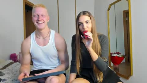 Step sis and Step bro online show from April 24, 5:59 pm