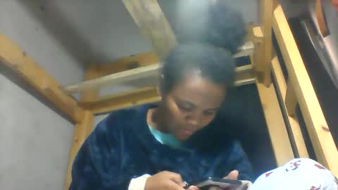 Snapshot of sterina0102 chatting on June 11, 9:18 am sterina0102 online show from June 11, 9:18 am