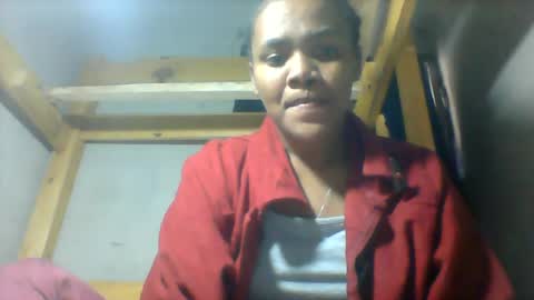Snapshot of sterina0102 chatting on June 18, 8:25 am sterina0102 online show from June 18, 8:25 am