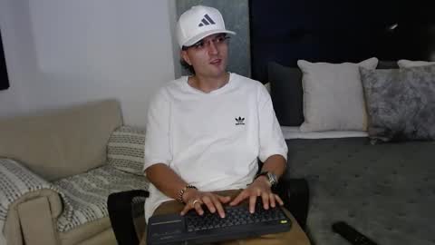 Snapshot of steve_hornyboy chatting on September 11, 12:22 am sebas online show from September 11, 12:22 am