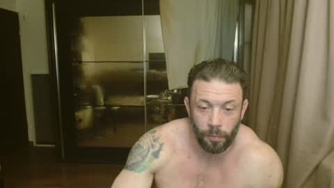 Snapshot of stevebulkzor chatting on July 6, 10:12 pm Steve Oakenshield son of John son of Vasyl online show from July 6, 10:12 pm