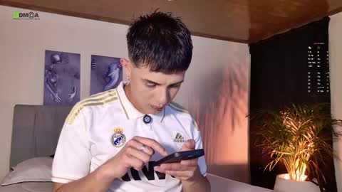 Snapshot of steveen_1604 chatting on January 8, 4:48 am Stevenn online show from January 8, 4:48 am