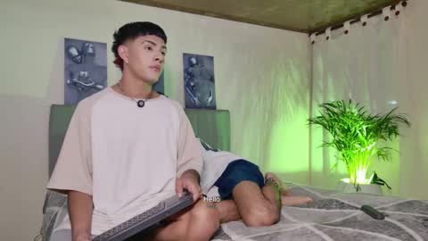 Snapshot of steveen_1604 chatting on March 17, 7:01 am Stevenn online show from March 17, 7:01 am