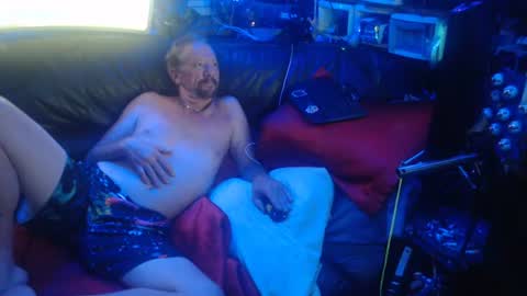 Snapshot of stevemiller0973 chatting on June 24, 10:14 am TheCapt. online show from June 24, 10:14 am