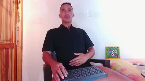 steven_modelo69 online show from February 2, 10:39 pm