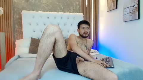 Snapshot of steven_skiing chatting on June 26, 4:28 am STEVEN online show from June 26, 4:28 am