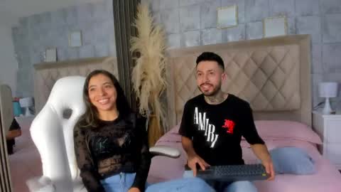 stevenandlaura_ online show from April 22, 8:21 pm