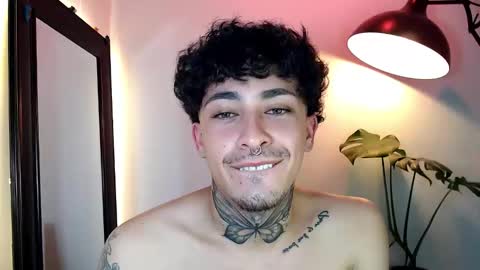 Snapshot of stevennavarro chatting on April 9, 9:42 pm Daniel Steven Navarro online show from April 9, 9:42 pm