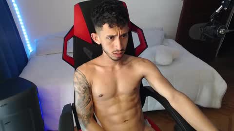 Snapshot of stevensex501 chatting on January 1, 2:09 am steven online show from January 1, 2:09 am