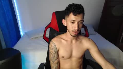 Snapshot of stevensex501 chatting on January 1, 9:31 pm steven online show from January 1, 9:31 pm