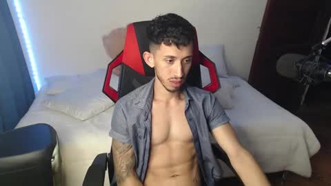 Snapshot of stevensex501 chatting on January 3, 12:11 am steven online show from January 3, 12:11 am