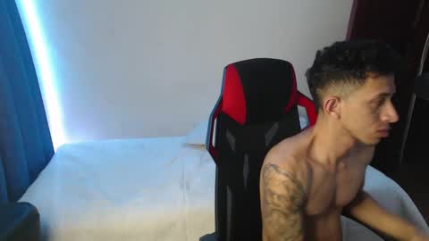 Snapshot of stevensex501 chatting on January 11, 9:26 am steven online show from January 11, 9:26 am