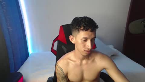 Snapshot of stevensex501 chatting on January 11, 12:29 pm steven online show from January 11, 12:29 pm