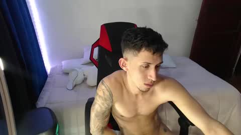 Snapshot of stevensex501 chatting on January 25, 7:06 am steven online show from January 25, 7:06 am