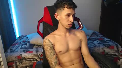 Snapshot of stevensex501 chatting on February 27, 5:34 am steven online show from February 27, 5:34 am