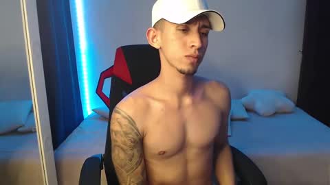 Snapshot of stevensex501 chatting on February 28, 4:54 am steven online show from February 28, 4:54 am