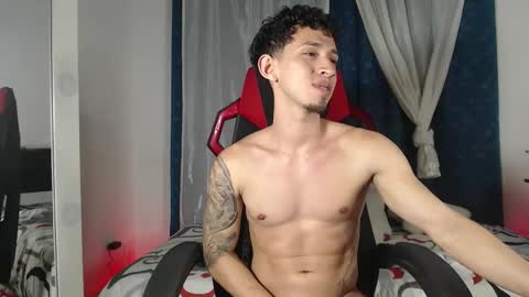 Snapshot of stevensex501 chatting on September 19, 2:46 am steven online show from September 19, 2:46 am