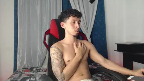 Snapshot of stevensex501 chatting on October 4, 7:06 am steven online show from October 4, 7:06 am