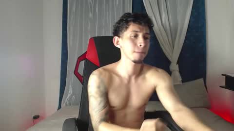 Snapshot of stevensex501 chatting on October 5, 6:01 am steven online show from October 5, 6:01 am