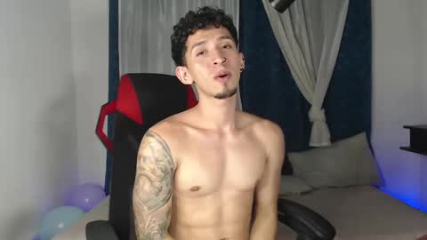 Snapshot of stevensex501 chatting on October 7, 4:09 am steven online show from October 7, 4:09 am