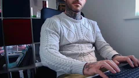 stevie_rae online show from October 25, 4:02 pm