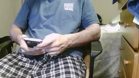 Chillguy online show from November 19, 5:29 am