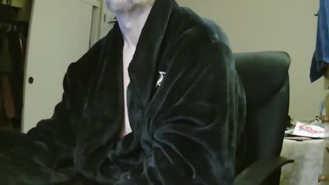 Snapshot of stevo69697 chatting on May 20, 4:40 am Chillguy online show from May 20, 4:40 am