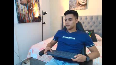 Snapshot of stewart_mateo_ chatting on September 17, 2:02 am stewart online show from September 17, 2:02 am