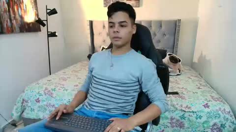 Snapshot of stewart_mateo_ chatting on October 21, 2:01 am stewart online show from October 21, 2:01 am