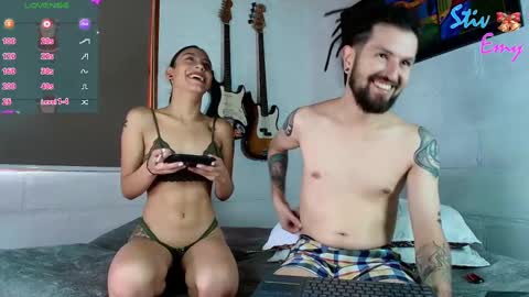 Snapshot of stiv_and_emi chatting on December 12, 8:10 pm emi and stiv online show from December 12, 8:10 pm