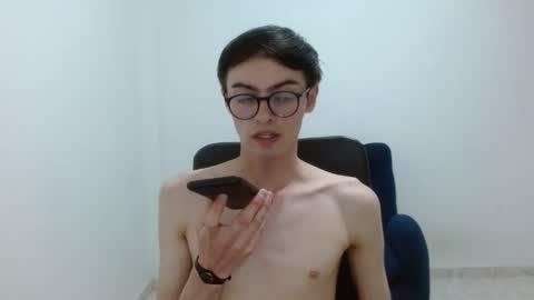 stiv_grant online show from April 28, 2:27 am