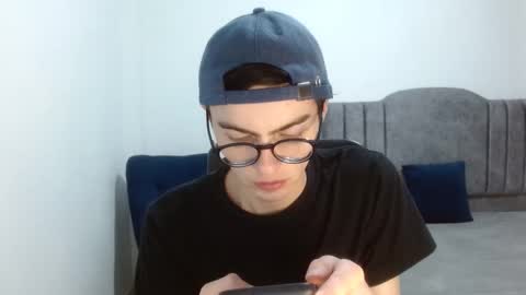 Snapshot of stiv_grant chatting on May 9, 12:27 am stiv_grant online show from May 9, 12:27 am