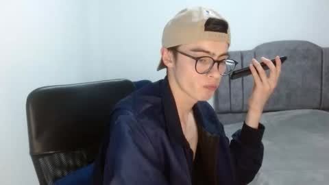 Snapshot of stiv_grant chatting on May 14, 12:39 am stiv_grant online show from May 14, 12:39 am