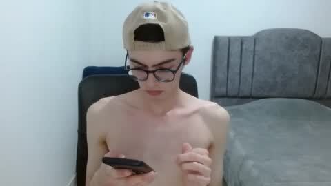 Snapshot of stiv_grant chatting on May 26, 2:07 am stiv_grant online show from May 26, 2:07 am