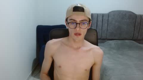 Snapshot of stiv_grant chatting on June 5, 1:56 am stiv_grant online show from June 5, 1:56 am