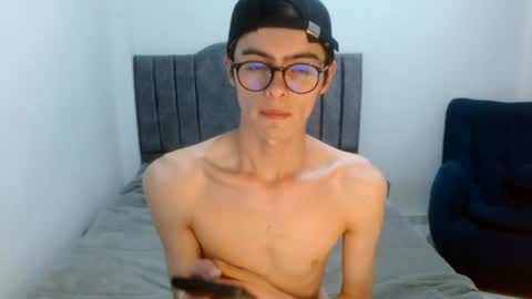 Snapshot of stiv_grant chatting on June 12, 1:10 pm stiv_grant online show from June 12, 1:10 pm