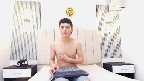 Snapshot of stiven_cooper2 chatting on June 11, 2:26 pm stiven_cooper2 online show from June 11, 2:26 pm