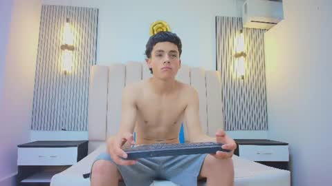 stiven_cooper2 online show from June 18, 12:20 pm