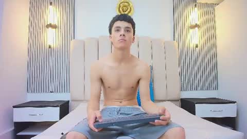 stiven_cooper2 online show from June 30, 12:39 pm