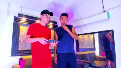 friends online show from November 8, 4:23 am