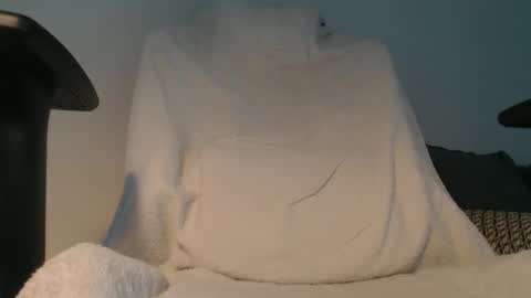 Snapshot of stivglatpik chatting on February 28, 9:32 am stivglatpik online show from February 28, 9:32 am