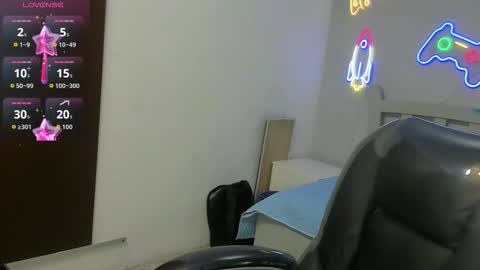 Stiwen online show from December 19, 7:32 pm